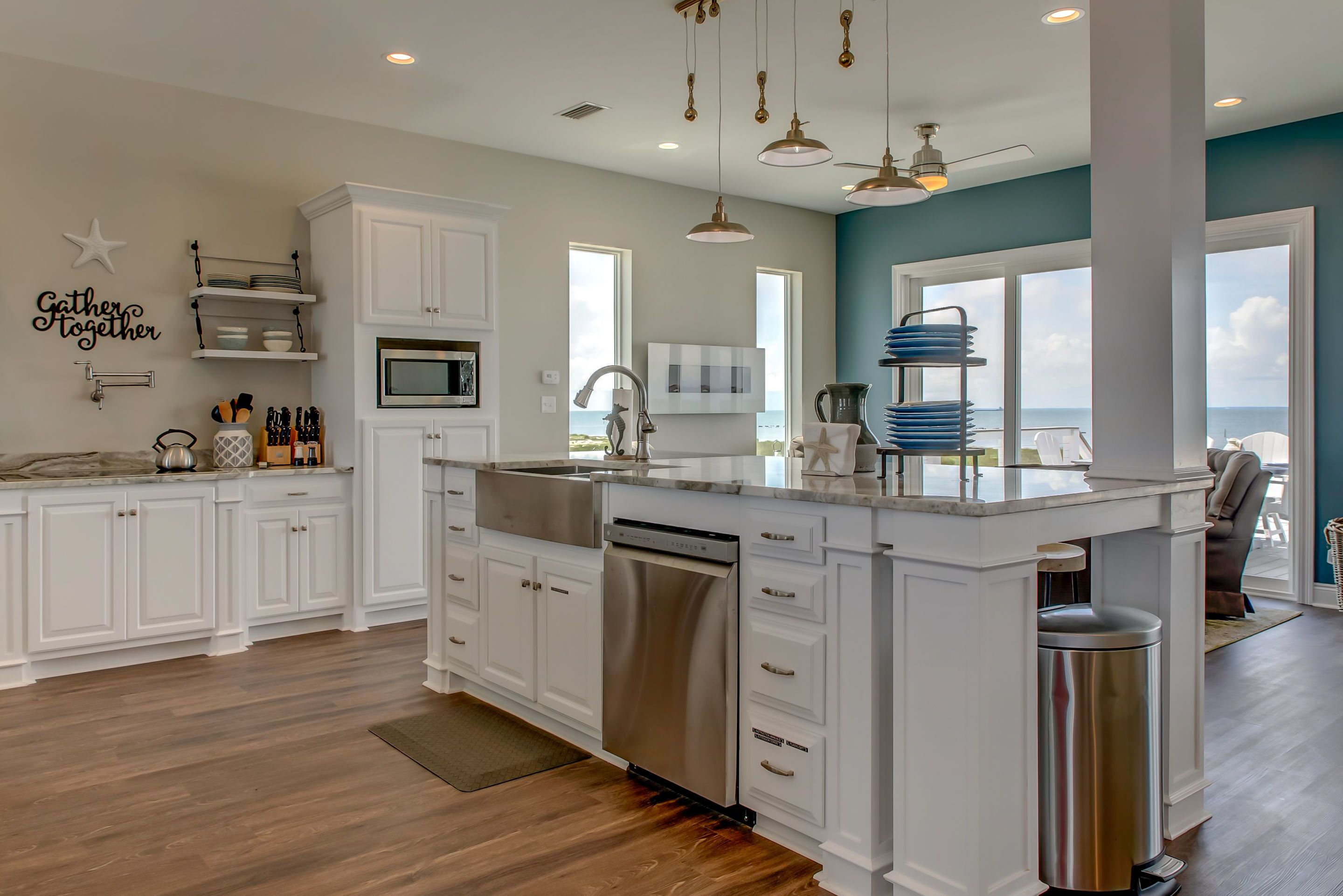 Bout Time - Waterfront, Perfect 5 Bedroom 4.5 Bath, Sleep 16, Pool, Dog Friendly