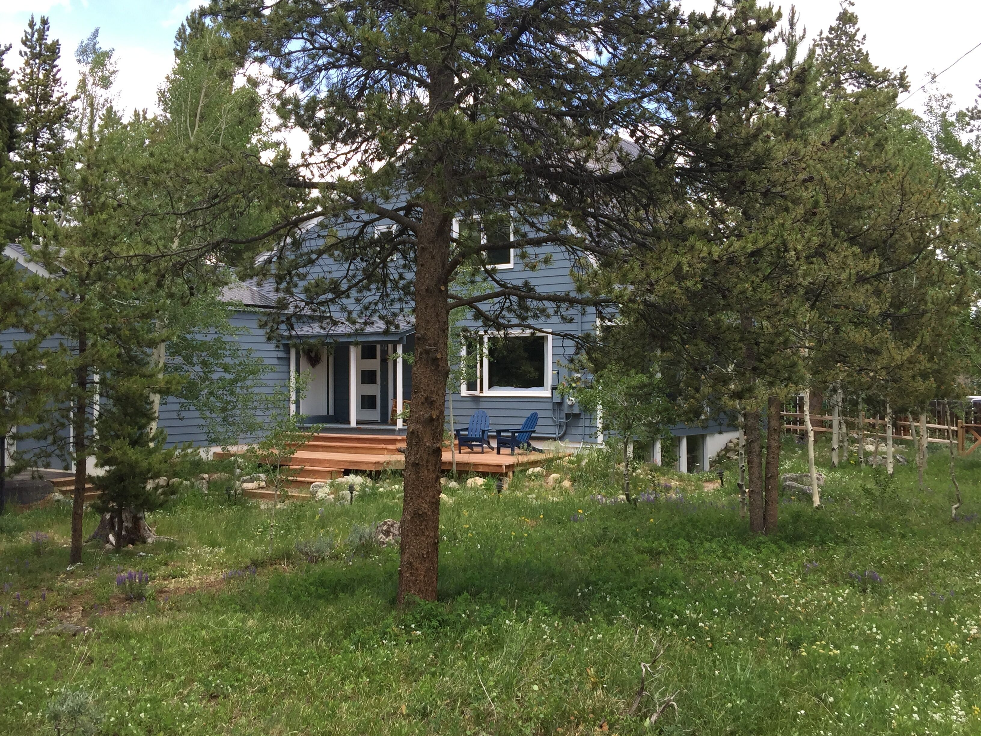 Dog/Family/Eco Friendly Home, Easy Walk to Frisco, Private Hot tub, Quiet Space