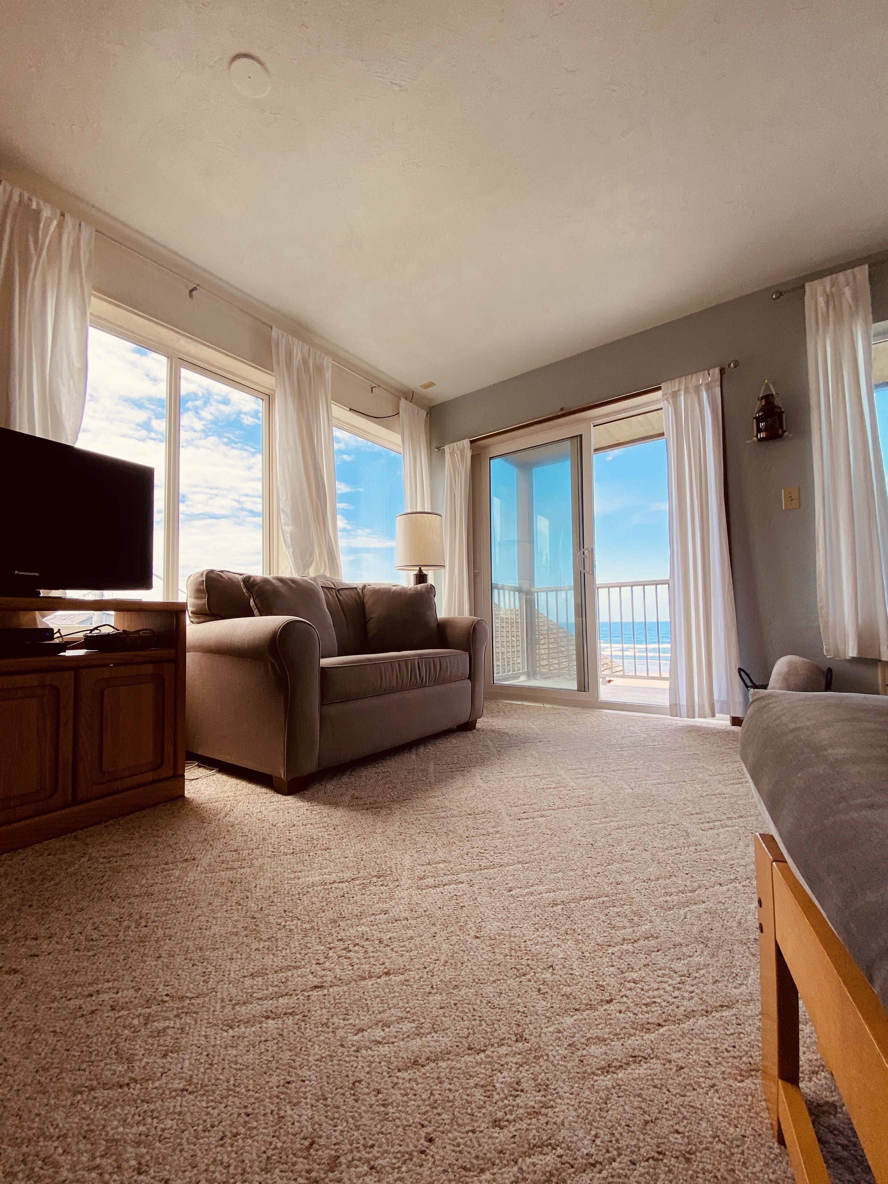 Li'l Macs Beachfront Condo