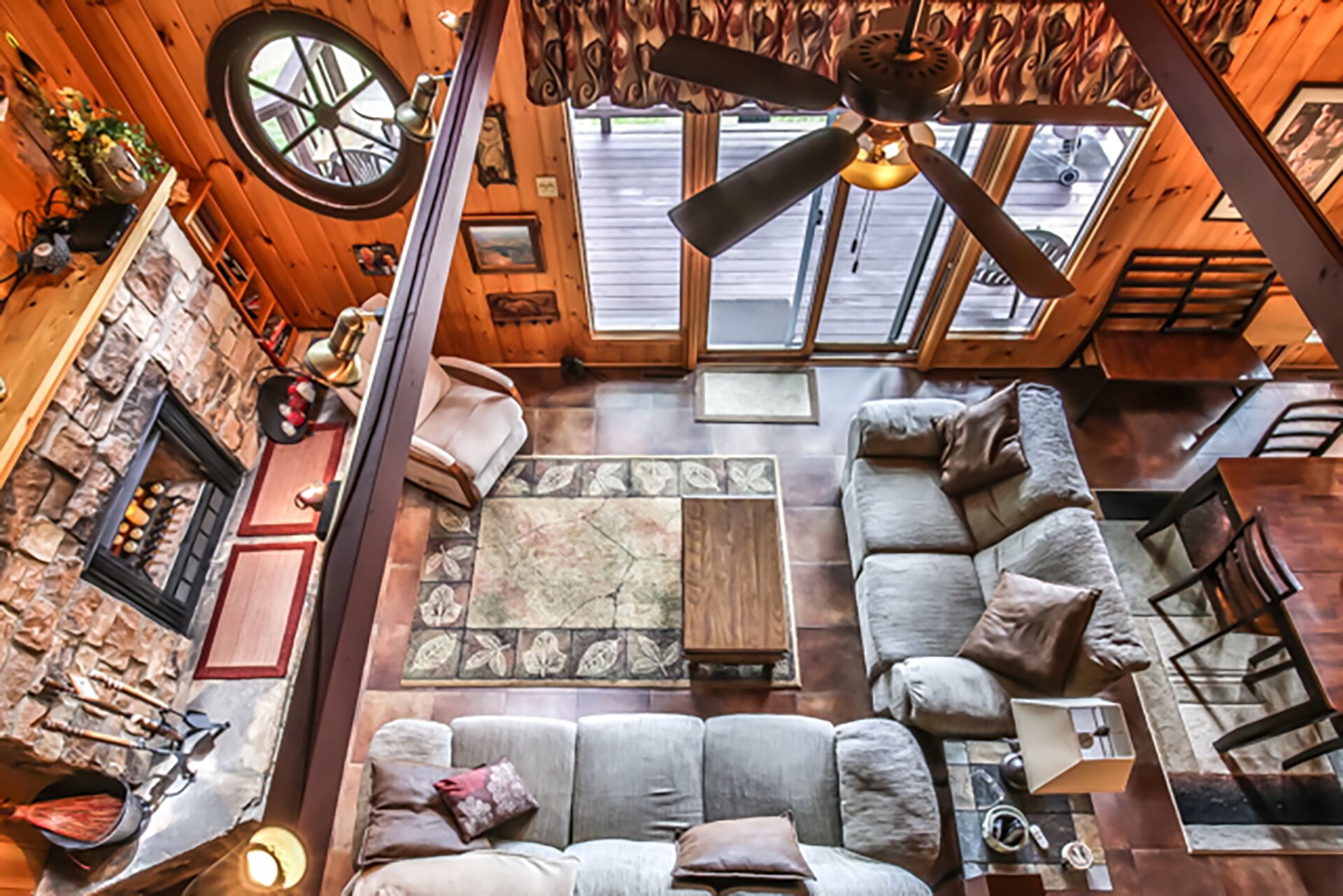 Beautiful Lakefront Cabin on PRIVATE Mercer Lake! Endless 4 Season Fun!