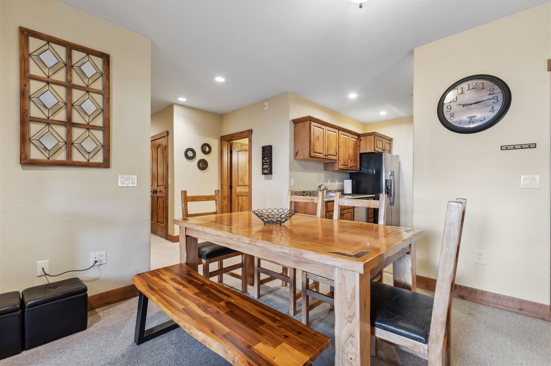 Pines Unit 240 - Beautiful Ski-in/Ski-out 3 Bedroom Condo on Whitefish Mountain