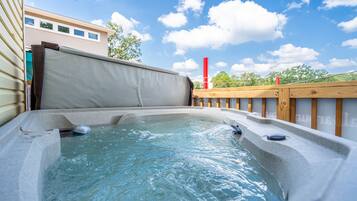 Bain à remous extérieur