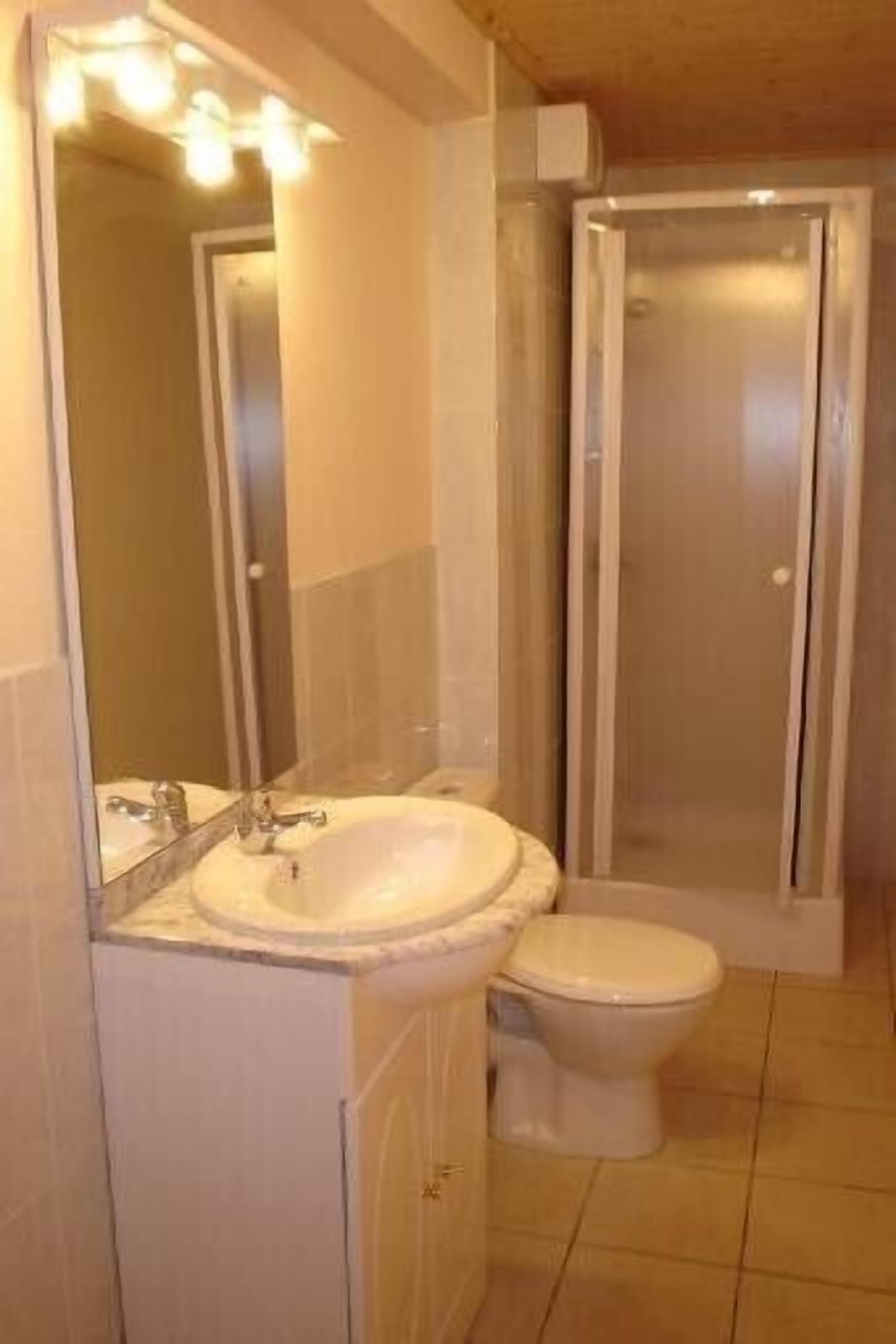 Furnished quiet in an authentic setting in the middle of nature 328 feet high