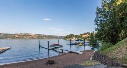 Waterfront Home en Playa de arena en el lago Coeur D'Alene