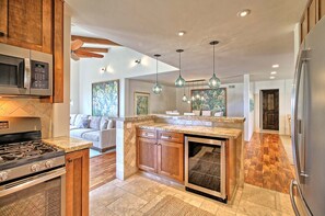Private kitchen - NEW RENOVATION:Spectacular Ocean View! Minutes to Beach, Wine Tasting, Montecito (Santa Barbara)
