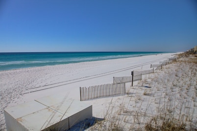 Waters Edge 111 ~ 3BR Ground Floor and Beach Front ~ Steps to Pool and Sand!