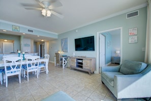 Smart TV - Waters Edge 111 ~ 3BR Ground Floor and Beach Front ~ Steps to Pool and Sand! (Fort Walton Beach)