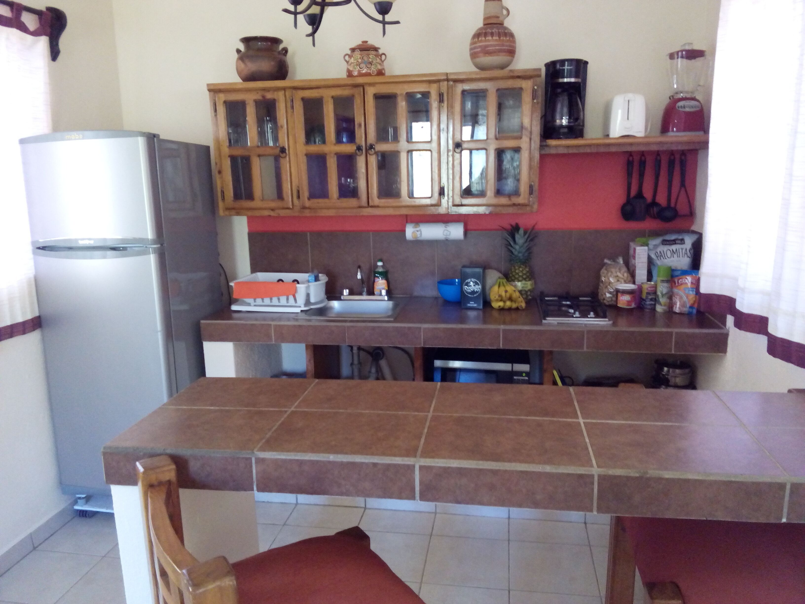 Desert Oasis with swimming pool, BBQ Wifi and outdoor firepit, bird watching