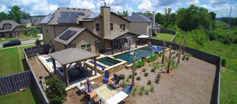 Year round rental 4 miles from the Augusta National pool Hot tub Gym tanning bed