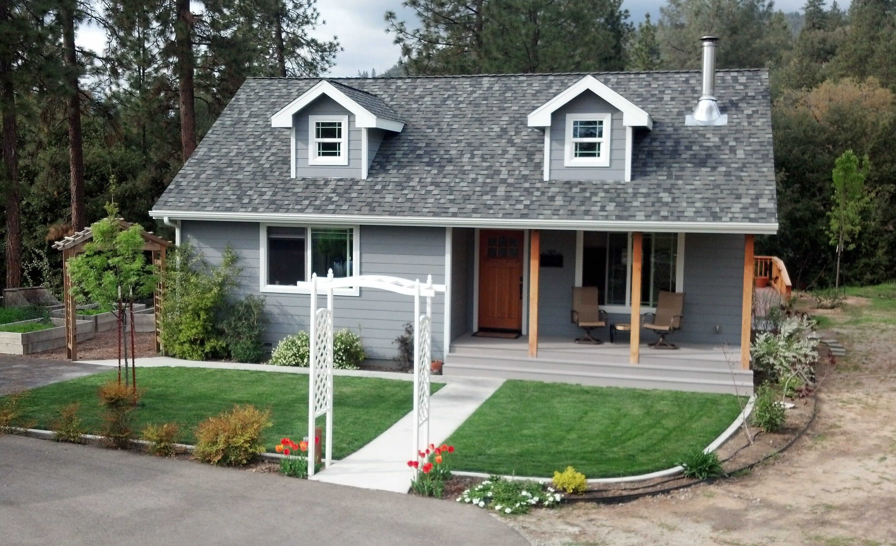 Rent This 2 Bedroom Cottage For Your Mountain Getaway