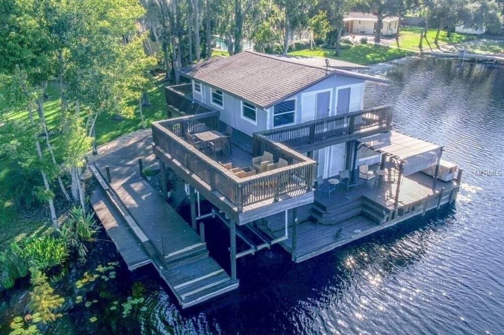 One of a Kind Fully Renovated Historic Boathouse with TRIZILLION dollar views!!