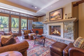 TV, fireplace, DVD player