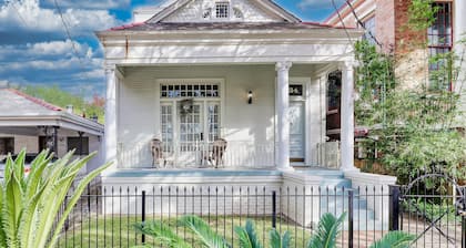 HISTORIC HOME - Walk to French Quarter - Free Parking - Sleeps 10