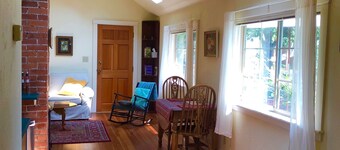 Garden Cottage on College Hill