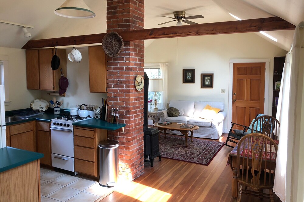Garden Cottage on College Hill