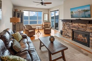 Smart TV, fireplace, DVD player