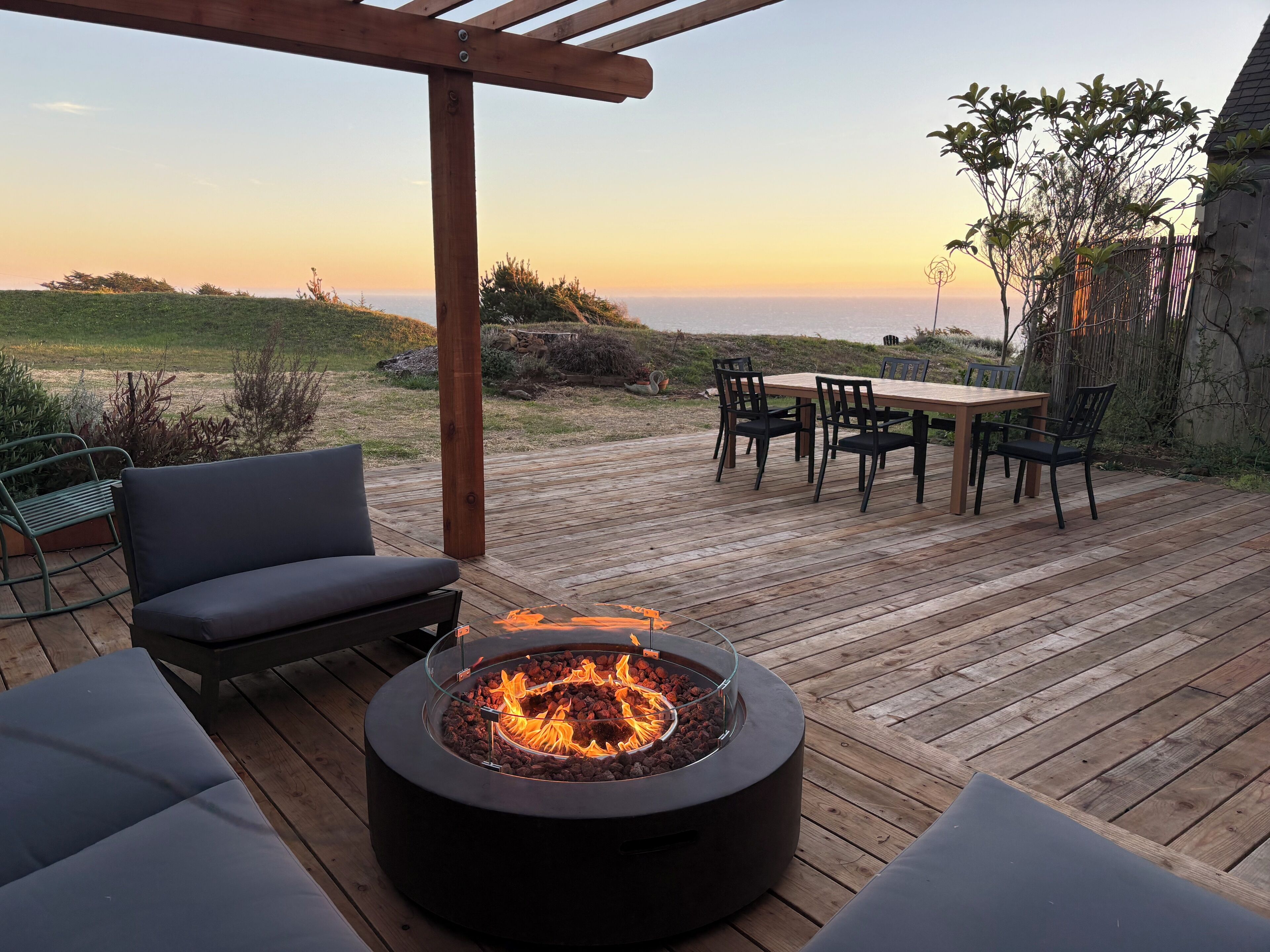 Beautiful new entertainment deck between main house and garage