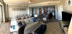 テレビ、DVD プレーヤー、ステレオ