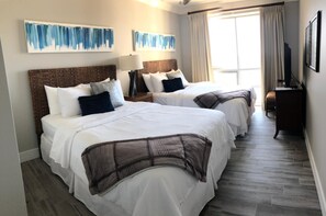 3 bedrooms, in-room safe, iron/ironing board, WiFi - Direct Ocean Views From Every Window - 3bd/3bth Honua Kai (Lahaina)
