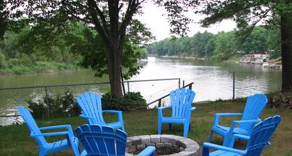 Wasaga Beach cottage on the river