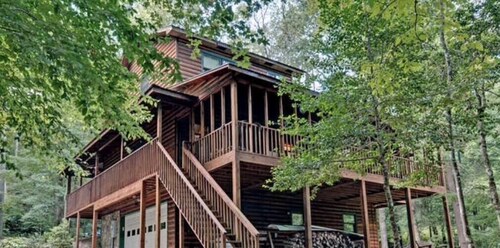 Beautiful Toccoa River Cabin!!