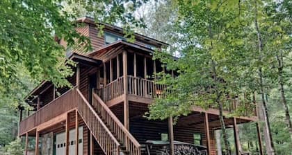 Beautiful Toccoa River Cabin!!