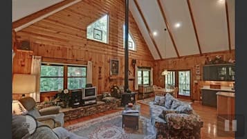 Smart TV, fireplace, DVD player, ping pong