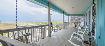 Waterfront private sandy Bay Beach & private pathway to Gulfside. Bring dogs! 