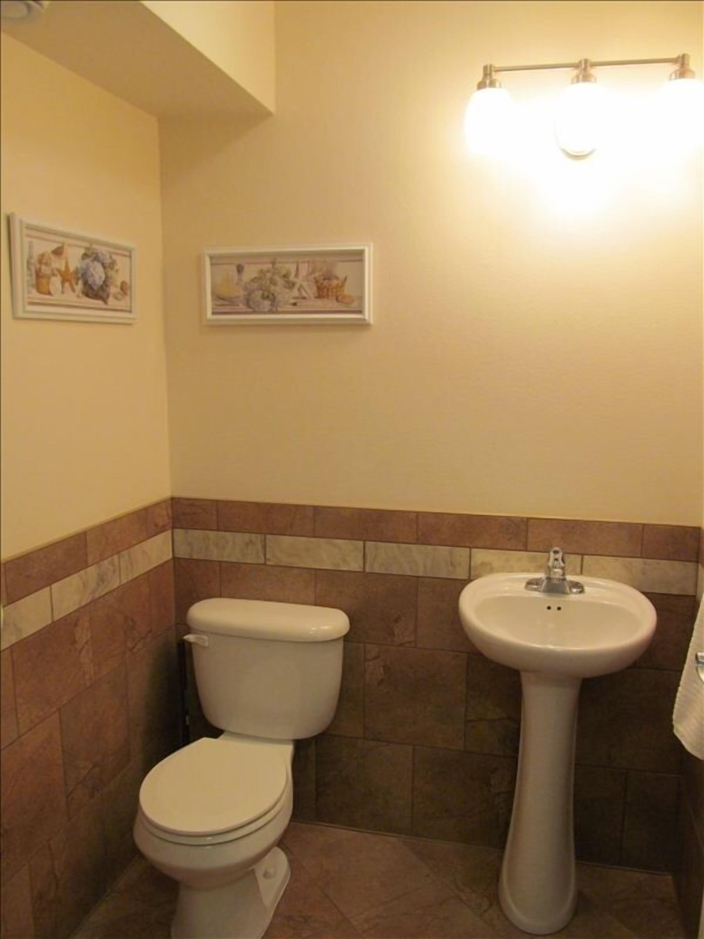 Island Twin Home- Adjacent to Marina and RV Parking