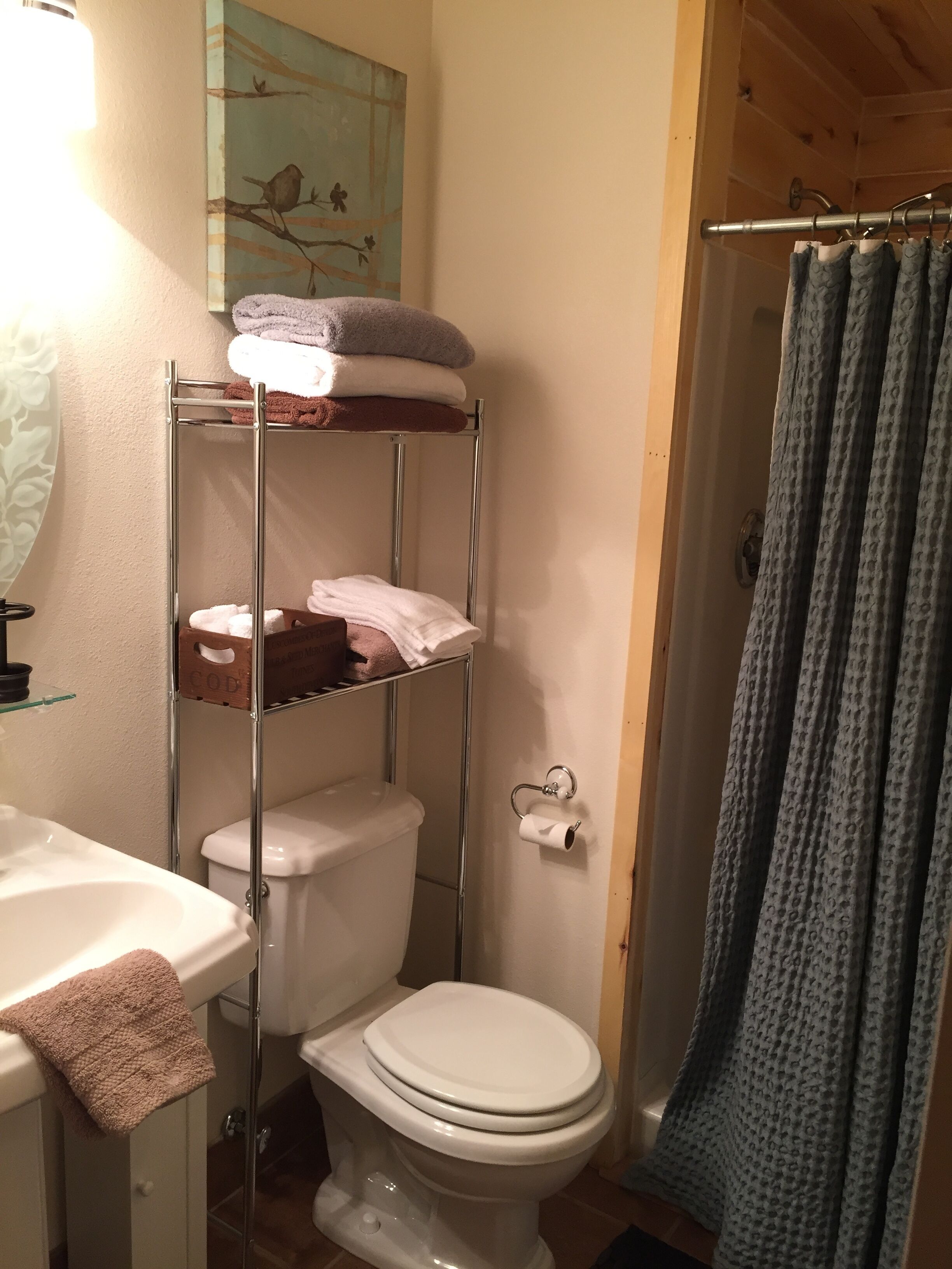 Welcome To The Ago Gallery Loft. Spacious, Clean, Convenient Location.