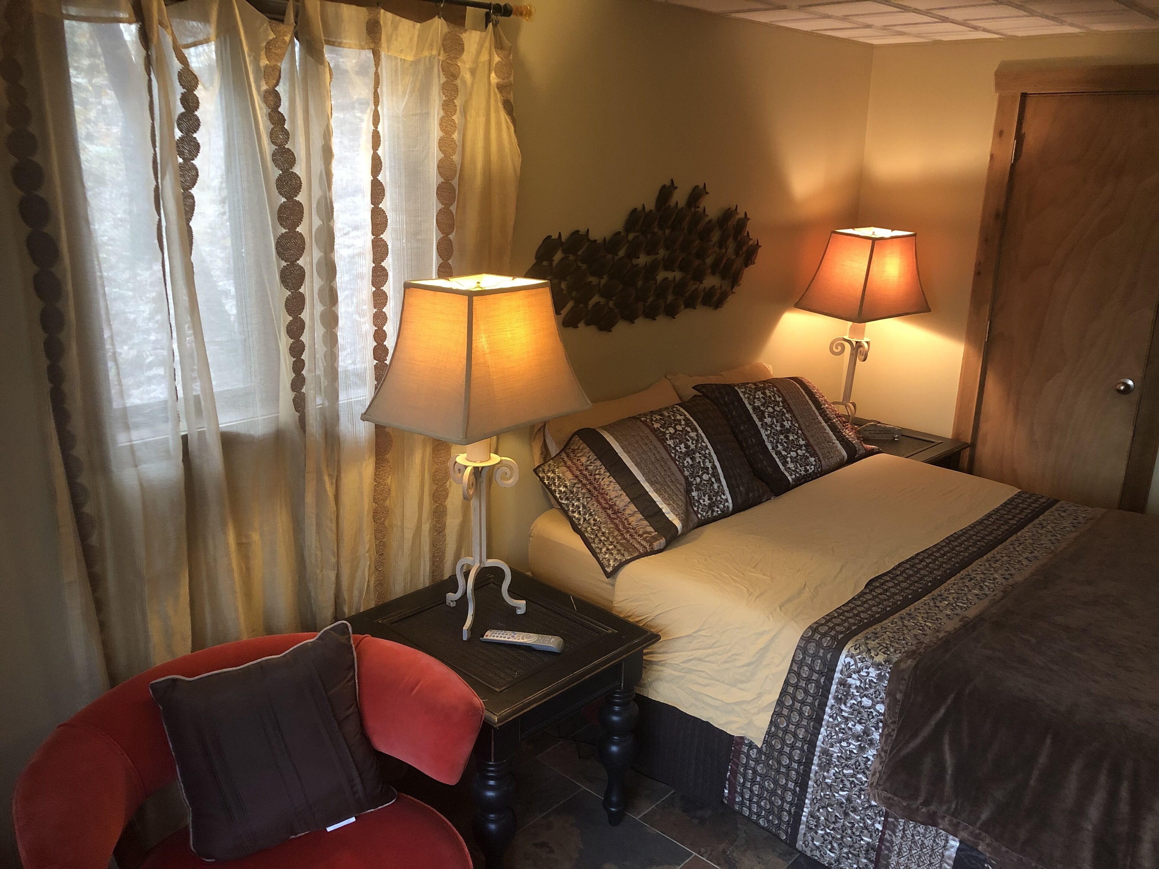 SOCIAL DISTANCE in this Secluded Home away Home