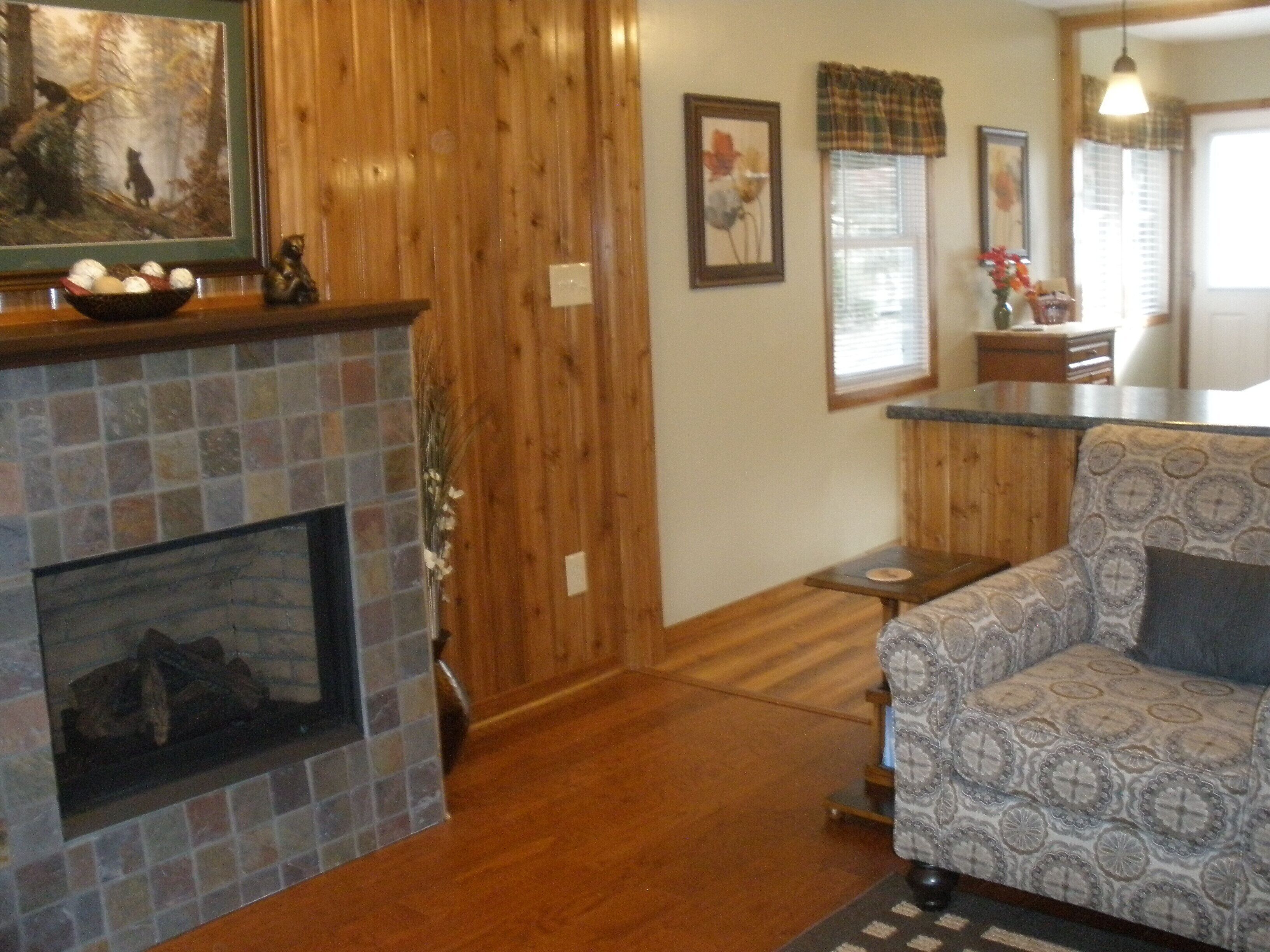 Lazy Bear Cottage - Very close to downtown!  Newly Renovated, 1 Bedroom, 1 Bath!