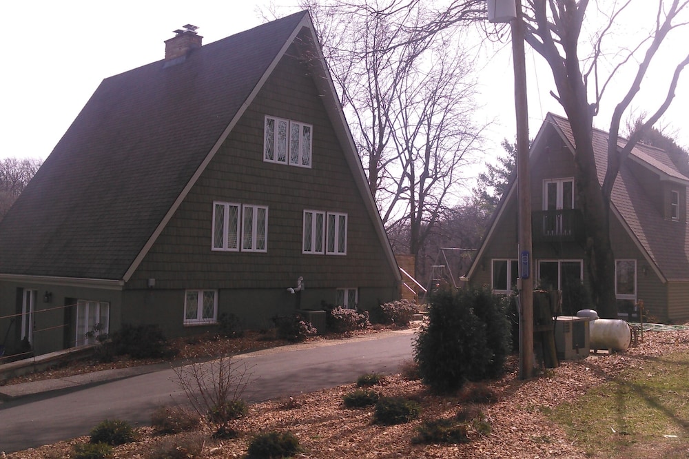 Lakehouse Available For Rent, Rest And Relaxation