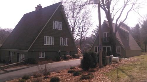 Lakehouse Available For Rent, Rest And Relaxation