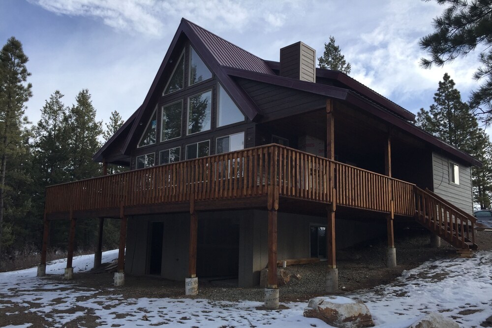 BEAUTIFUL BRAND NEW RUSTIC LUXURY CABIN ON 5 ACRES OF LAND WITH MAGNIFICENT VIEW