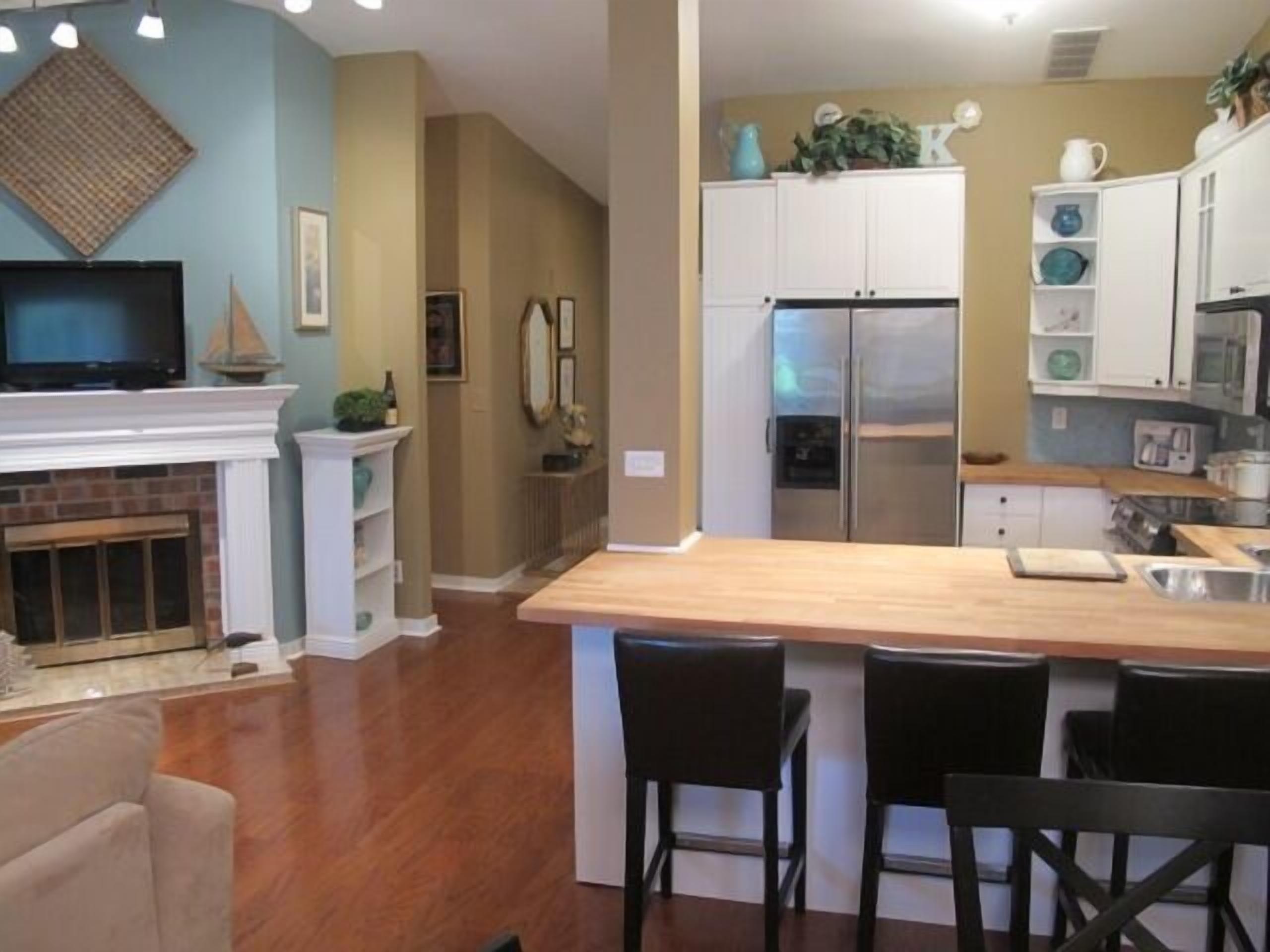 Perfect Location Lake Geneva / Abbey Villas condo