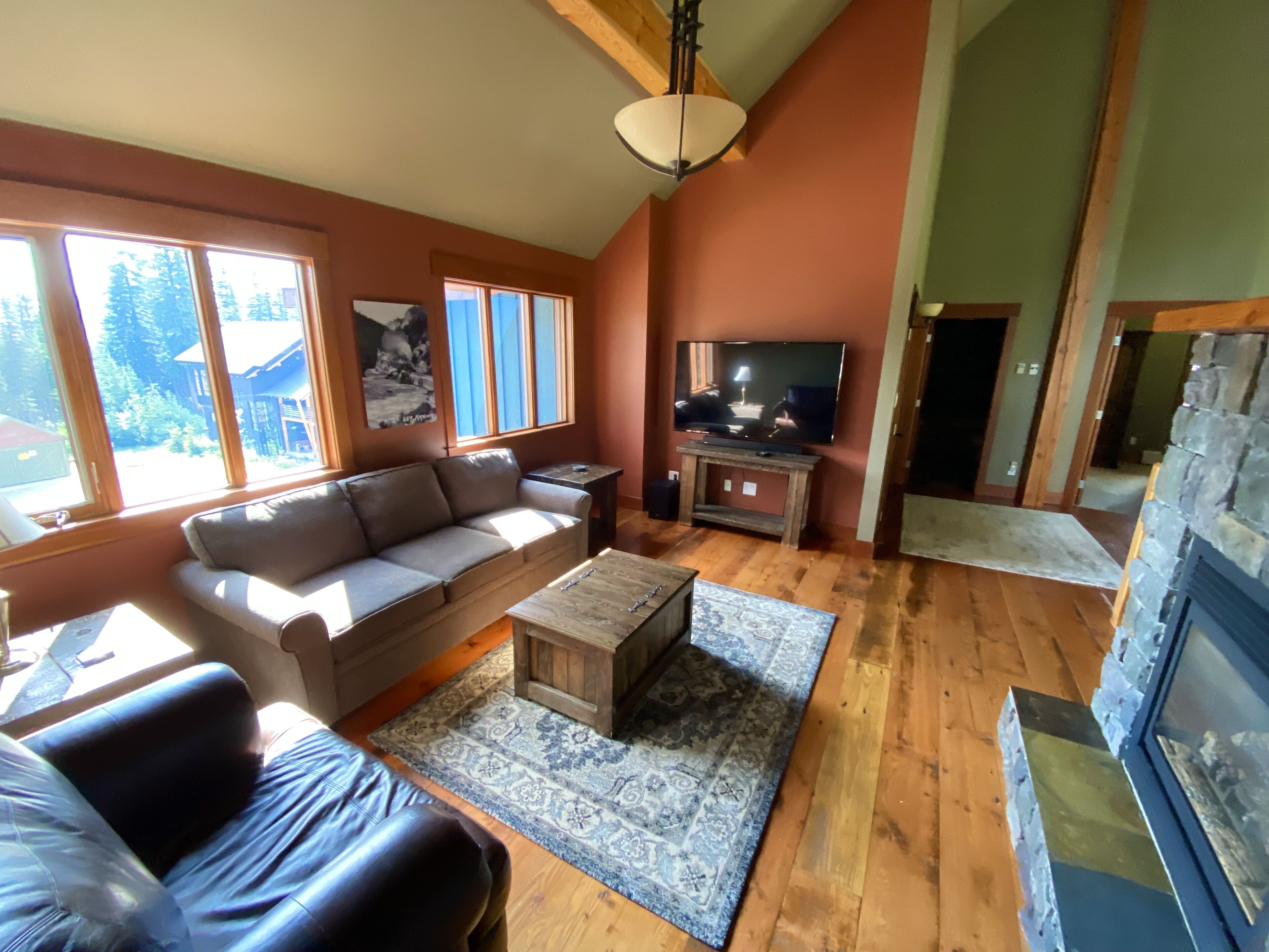 Beautiful Private Mountain Chalet.