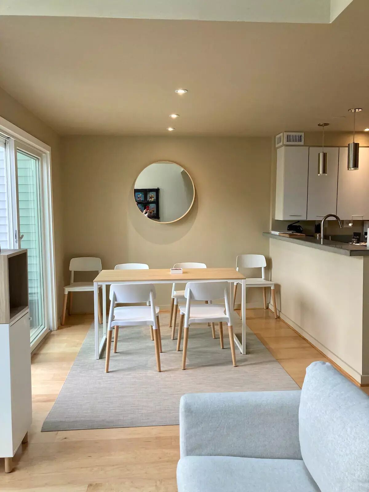 Consistent 5-star ratings! Lakefront 2-story condo,4-blocks to beach & boardwalk