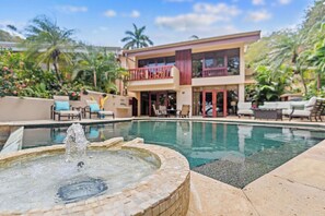 Outdoor pool - Beachfront, Private Pool, Pure Luxury at  Bahia Pez Vela, Villa Las Olas #4 (Playa Ocotal)