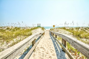 Beach nearby - Hitt'n the Beach - just steps away from the beach and pool. (Carolina Beach)