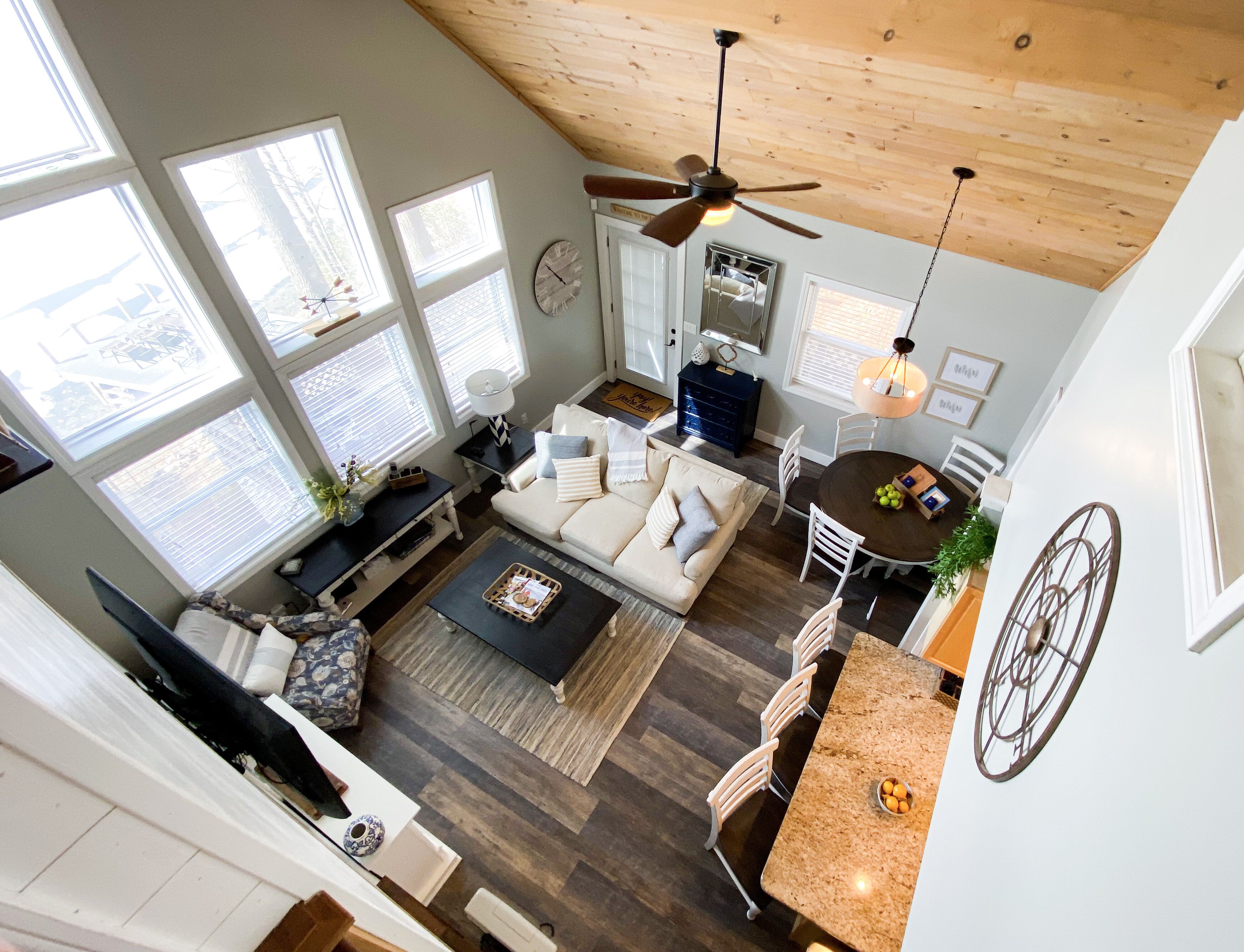 Lakeside Retreat-Fall Special 50% off a 3rd night