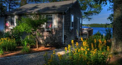 Waterfront Cottage on Private Lake with Dock