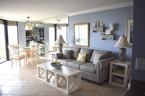 テレビ、DVD プレーヤー