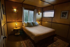 2 bedrooms, internet, bed sheets