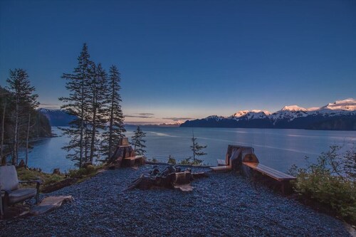 Kaunis Granite Point Mountain Lodge ylösnousemuslahdella!