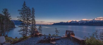 Kaunis Granite Point Mountain Lodge ylösnousemuslahdella!