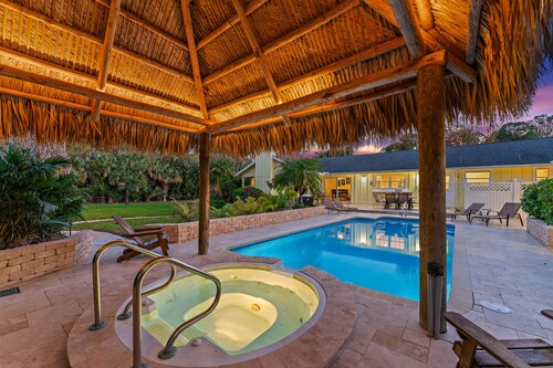 JUPITER-4BR POOL KOTI + 1 BR Vieraiden talo.  Vain 200 jalkaa sisko prop. 1050535