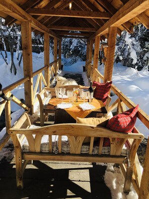 Outdoor dining
