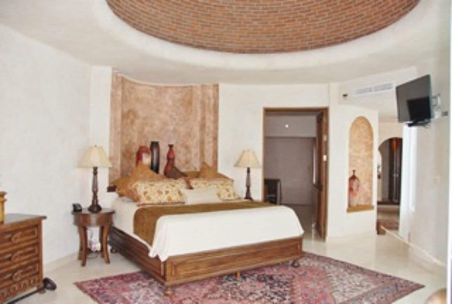 Oceanfront Penthouse- Steps to the Beach, Luxury rental