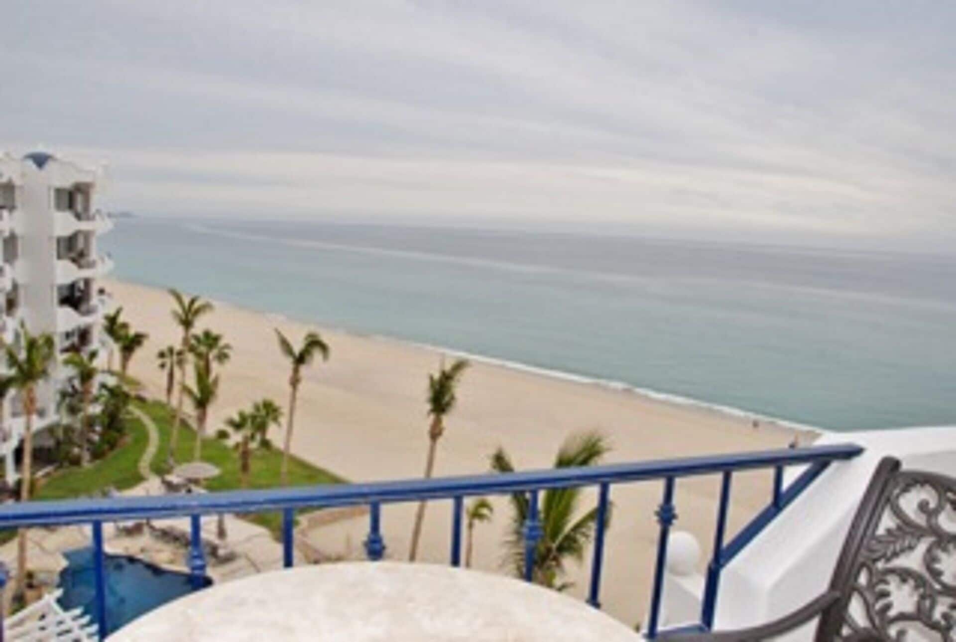 Oceanfront Penthouse- Steps to the Beach, Luxury rental
